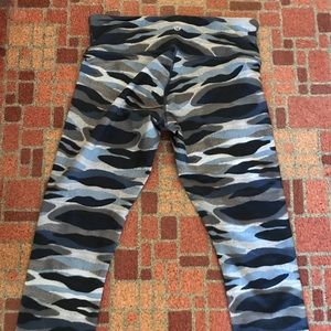 Lululemon Camo Crop Leggings NWOT